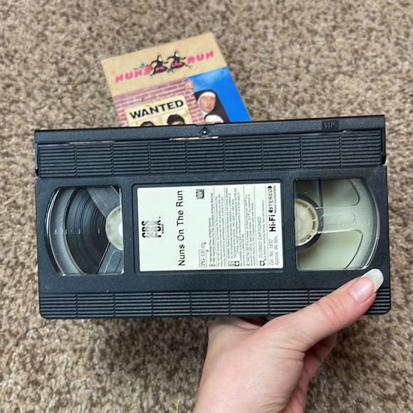 Nuns on the run VHS 1990 videotape - Picture 4 of 5